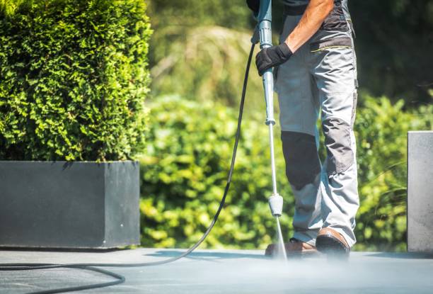 Best Animal Enclosure Cleaning  in Cavalero, WA